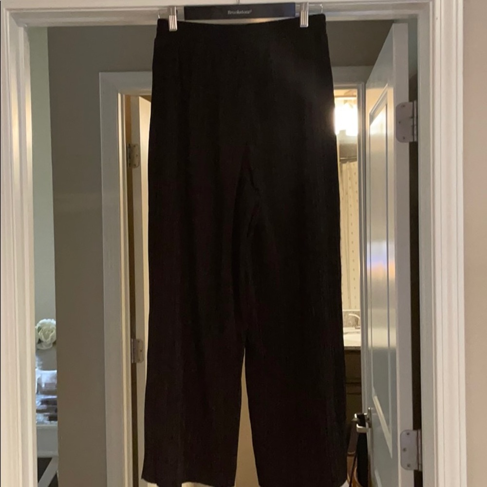 Wide leg pleated pants
